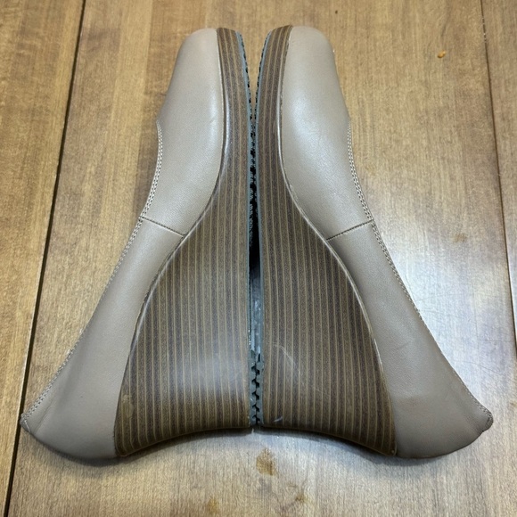 Crocs patent leather wedge heels nude - Picture 8 of 8